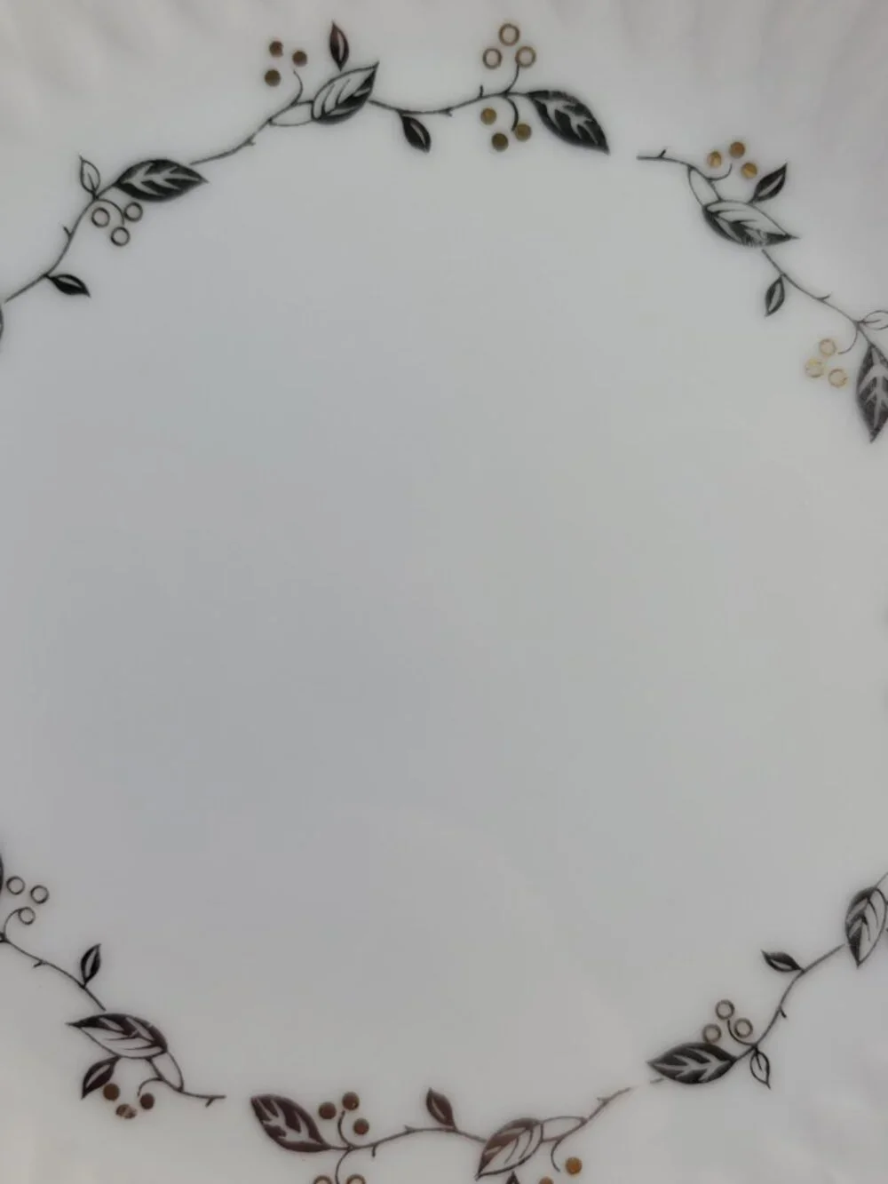 FOUR Sango Carillon Bread Plates White Gold Berries Platinum Leaves